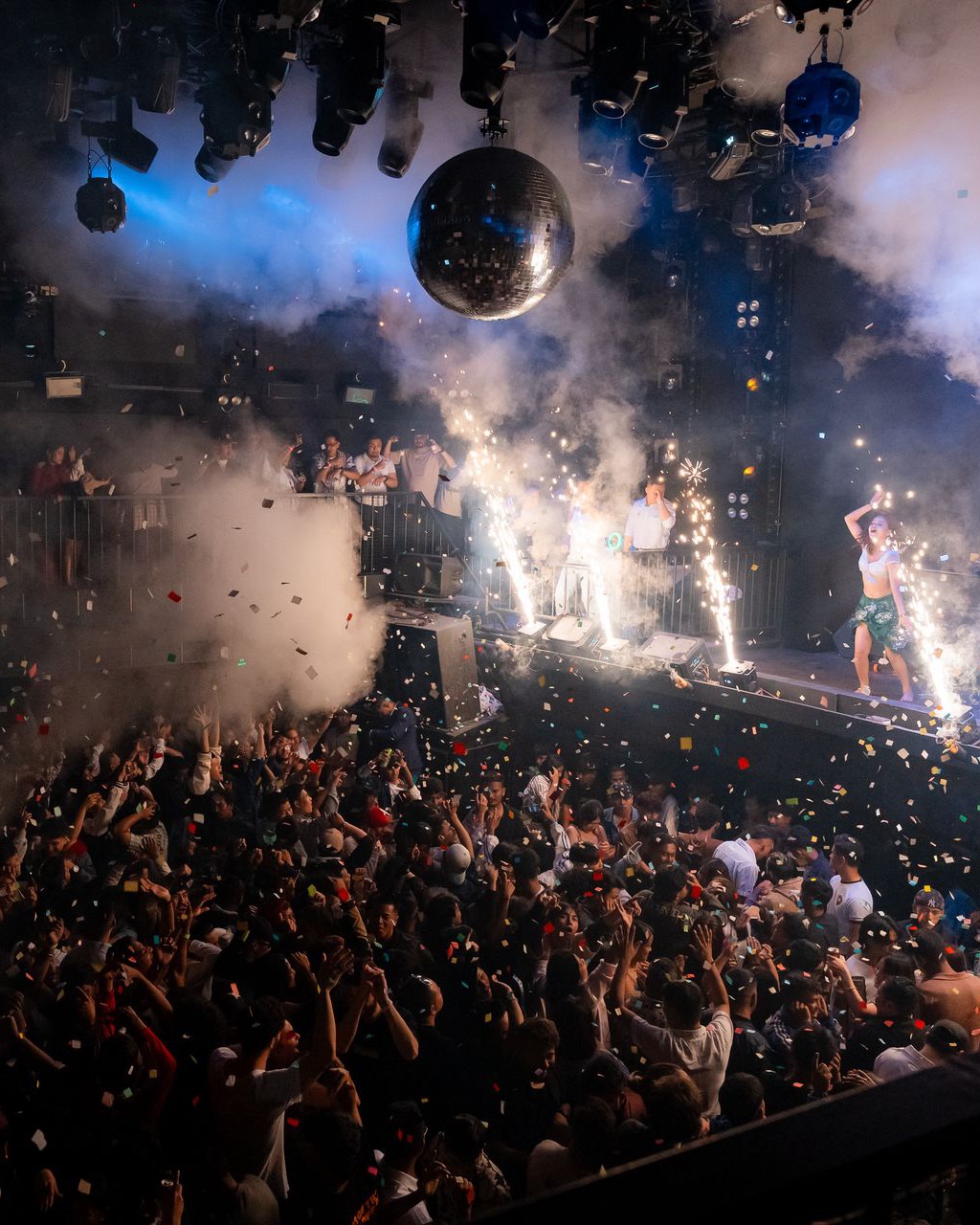 Club 16 atmosphere